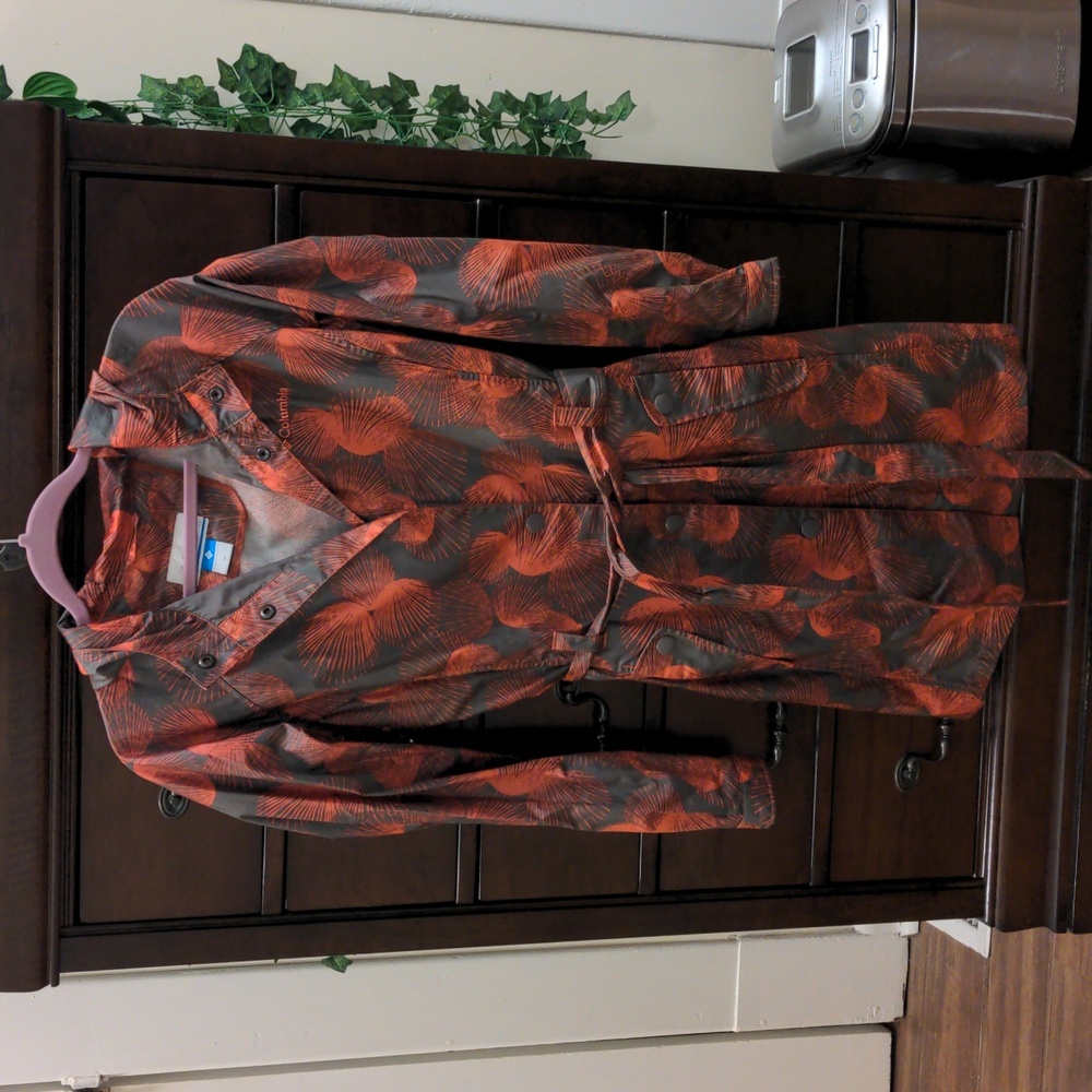 Columbia Women's Raincoat Red and Gray Flowers Floral